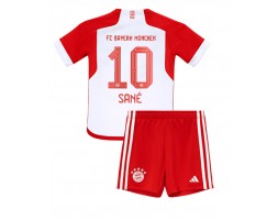 Bayern Munich Leroy Sane #10 Koszulka Podstawowych Dziecięca 2023-24 Krótki Rękaw (+ Krótkie spodenki)